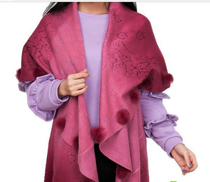 Elegante poncho de punto degradado para mujer con pompones esponjosos, capa de urdimbre de chal de pashmina 