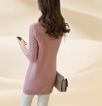 Load image into Gallery viewer, Women&#39;s Turtleneck long sleeve chunky cable knit sweater for legging
