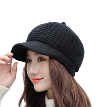 Load image into Gallery viewer, Women&#39;s winter visor fleece lining warm hats chunky cable  knit  ski caps
