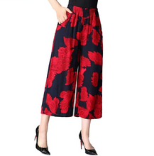 Load image into Gallery viewer, Women‘s Wide Leg Boho Harem floral Yoga Pants
